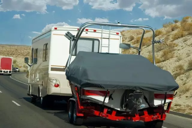 How to tow a vehicle behind an RV