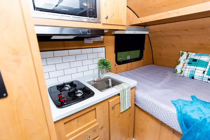 new retro campers under 3000 lbs with bathroom