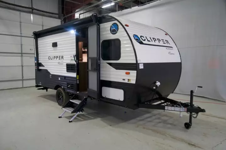 best travel trailers under 3000 lbs with bunk beds and a bathroom